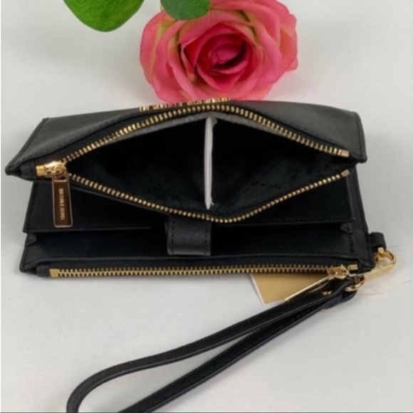 Michael Kors DoubleZip Wallet
Wristlet Black - Picture 5 of 7